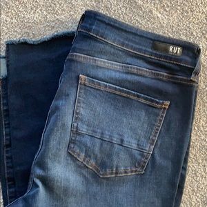 Kut from the Kloth 14 Connie ankle skinny jeans